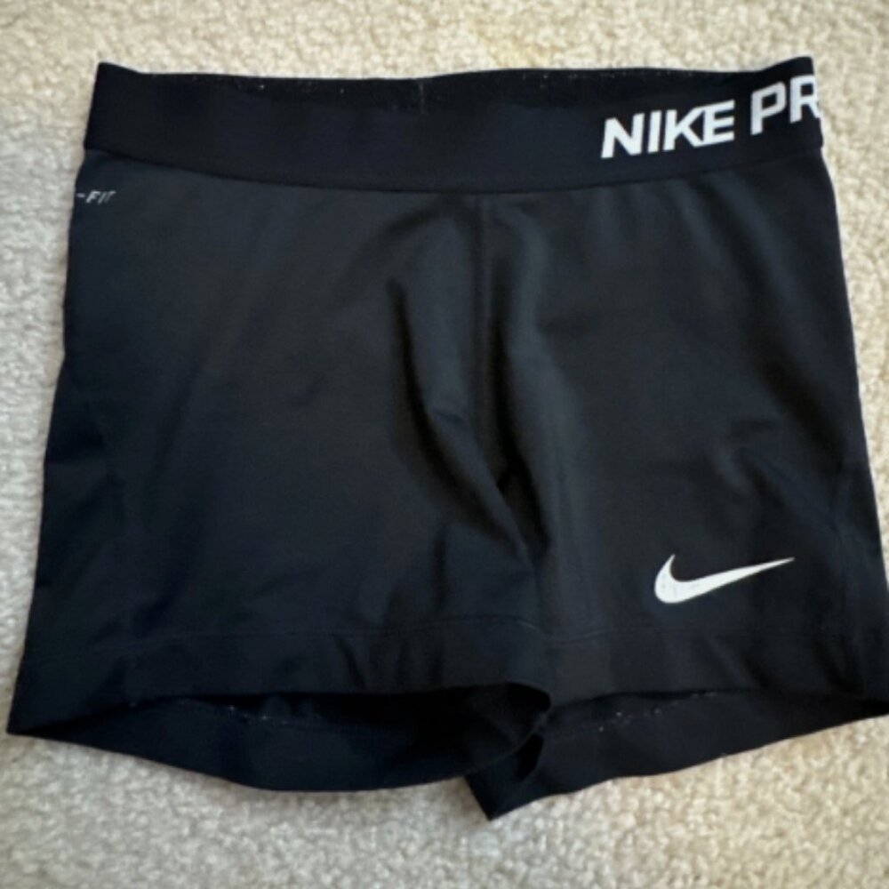 Women’s Black Nike Pros - Size M